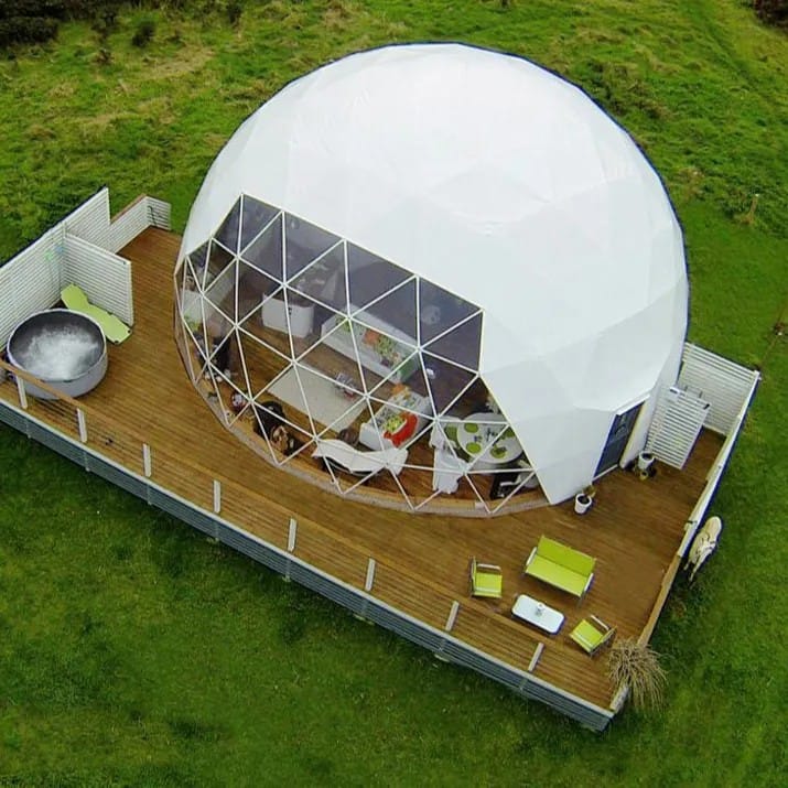 Tienda de glamping situada en un jardín privado